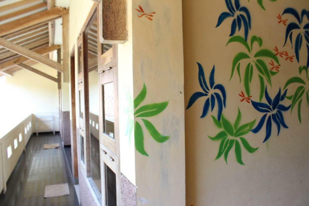 Harrys Oceanhouse 2 Pacitan Apartment Exterior photo